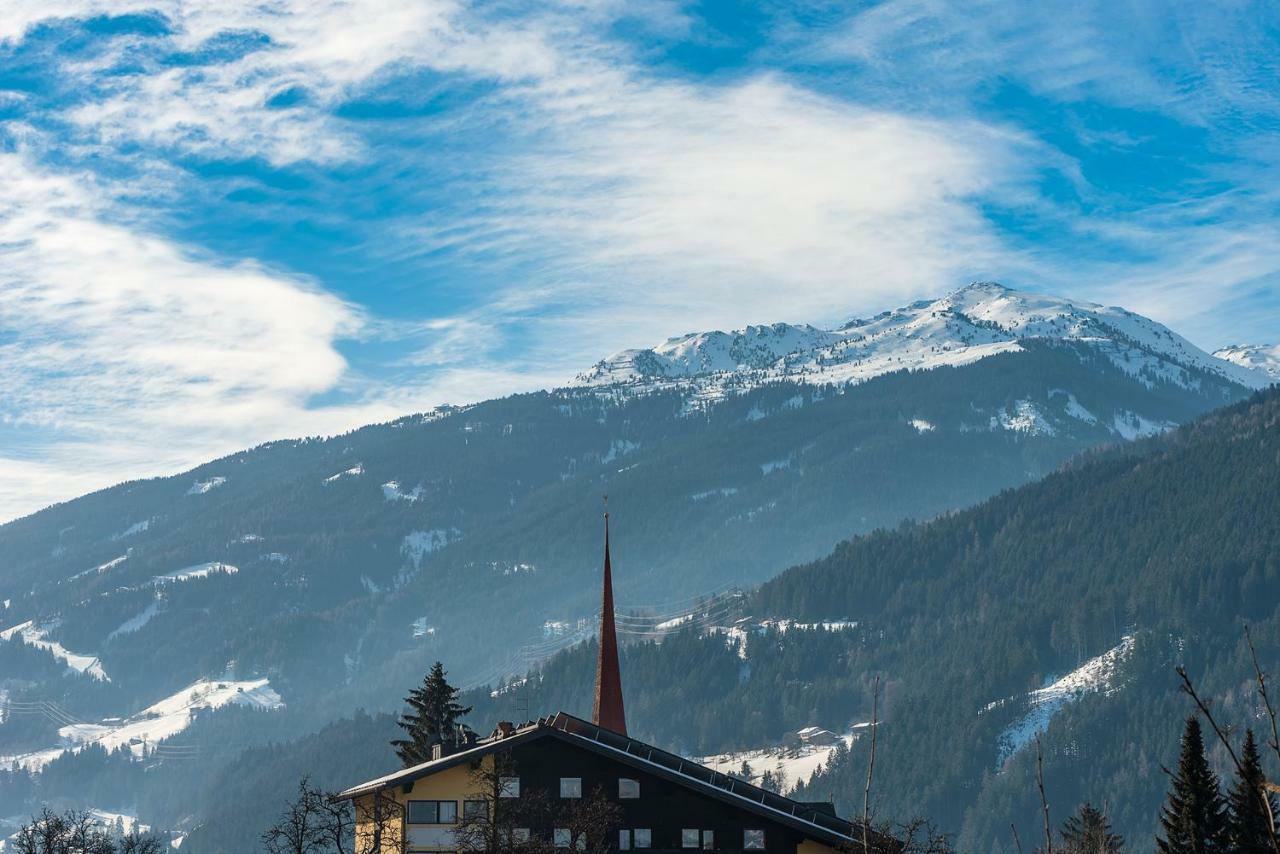 Hotel Standlhof Zillertal Uderns Exterior foto